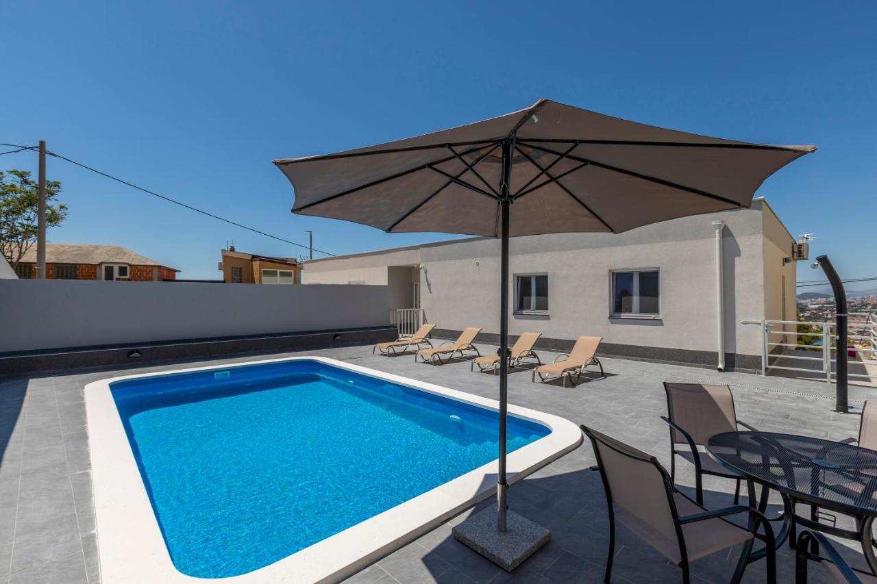House With Private Pool Magdalena Daire Podstrana Dış mekan fotoğraf